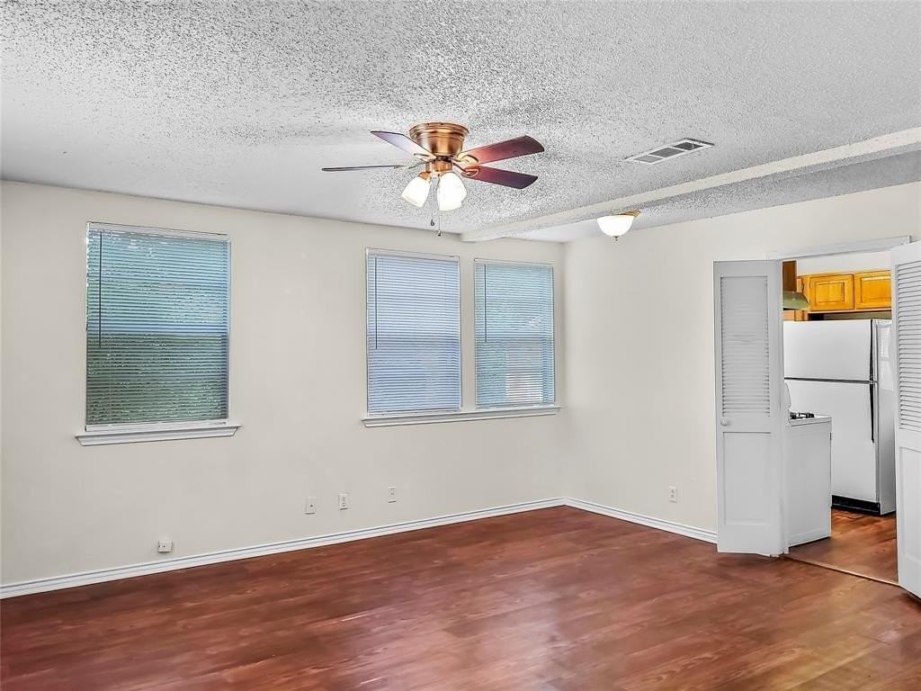 2509 Earl Lane - Photo 4 of 15