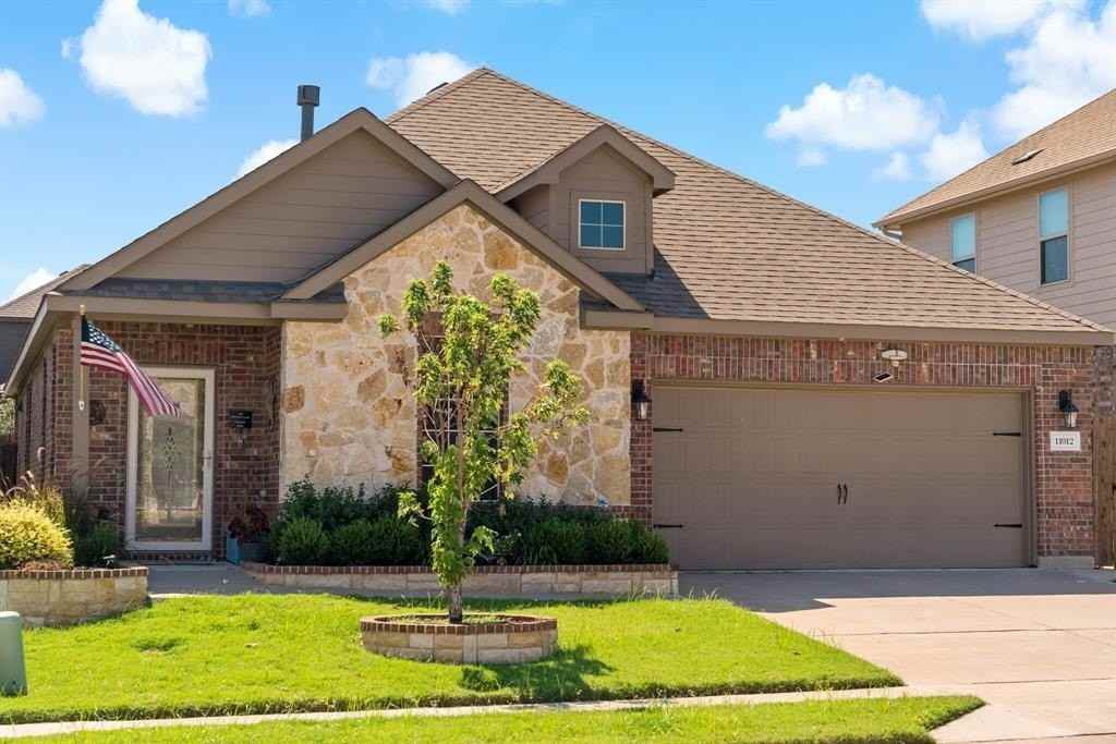 11012 Blaze St - Photo 3 of 33