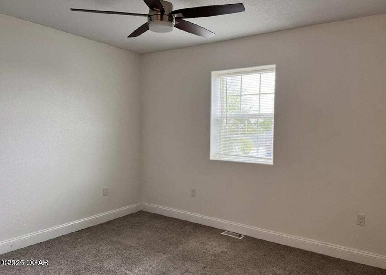 2321 S Picher Ave - Photo 4 of 7