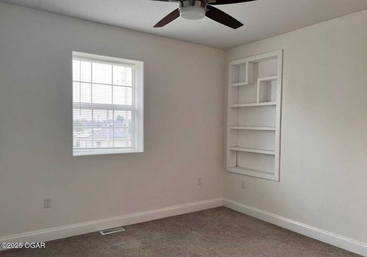 2321 S Picher Ave - Photo 5 of 7