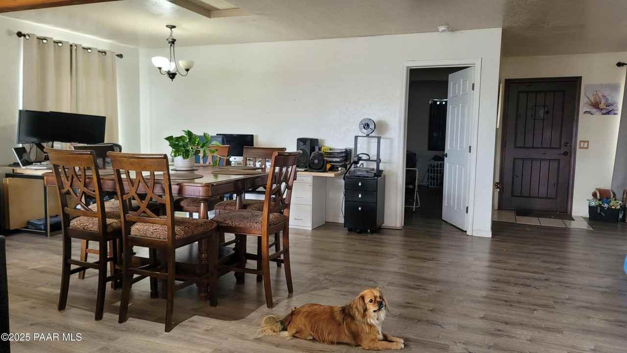 727 Douglas Ave - Photo 4 of 7