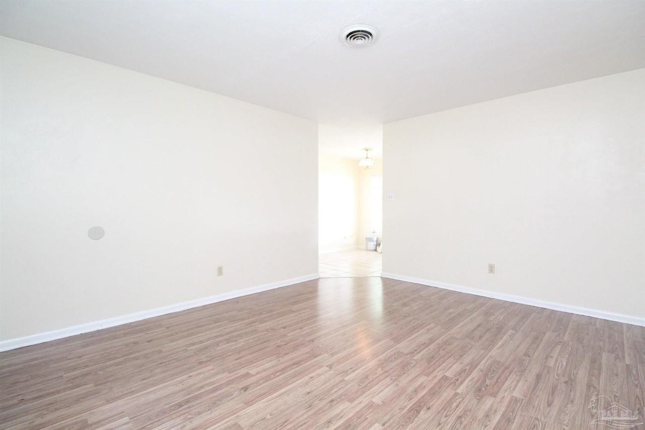 106 Saint Regis Dr - Photo 3 of 16