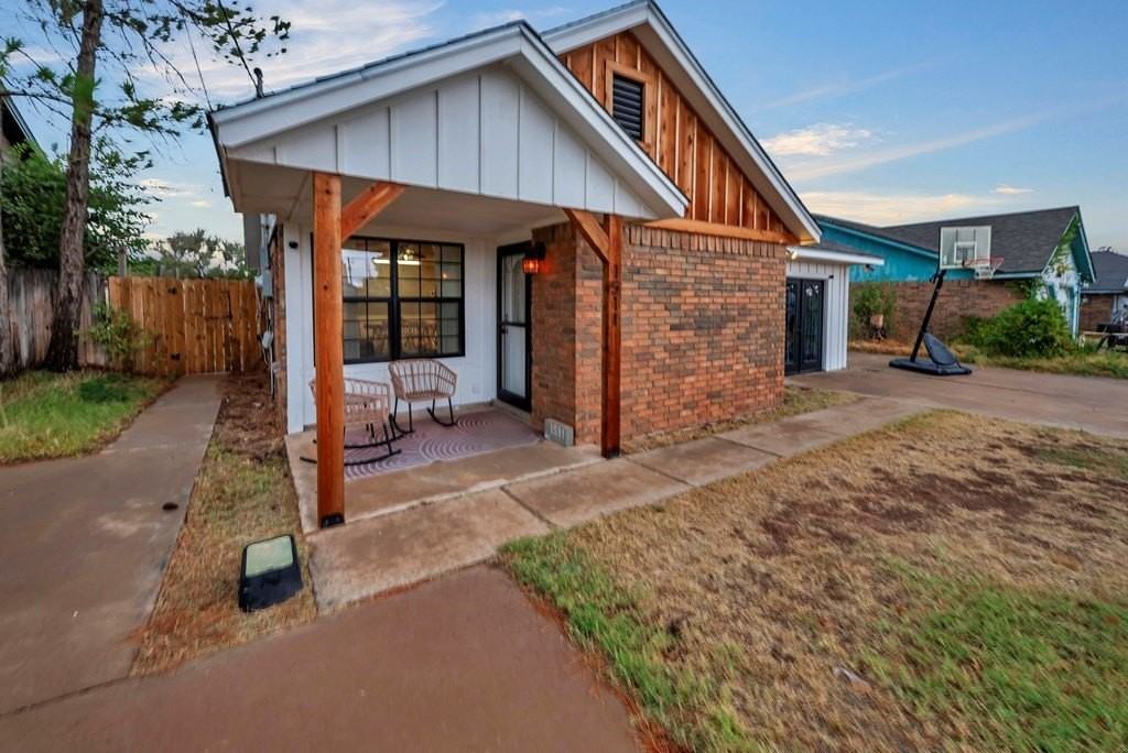 1511 Pueblo - Photo 2 of 30