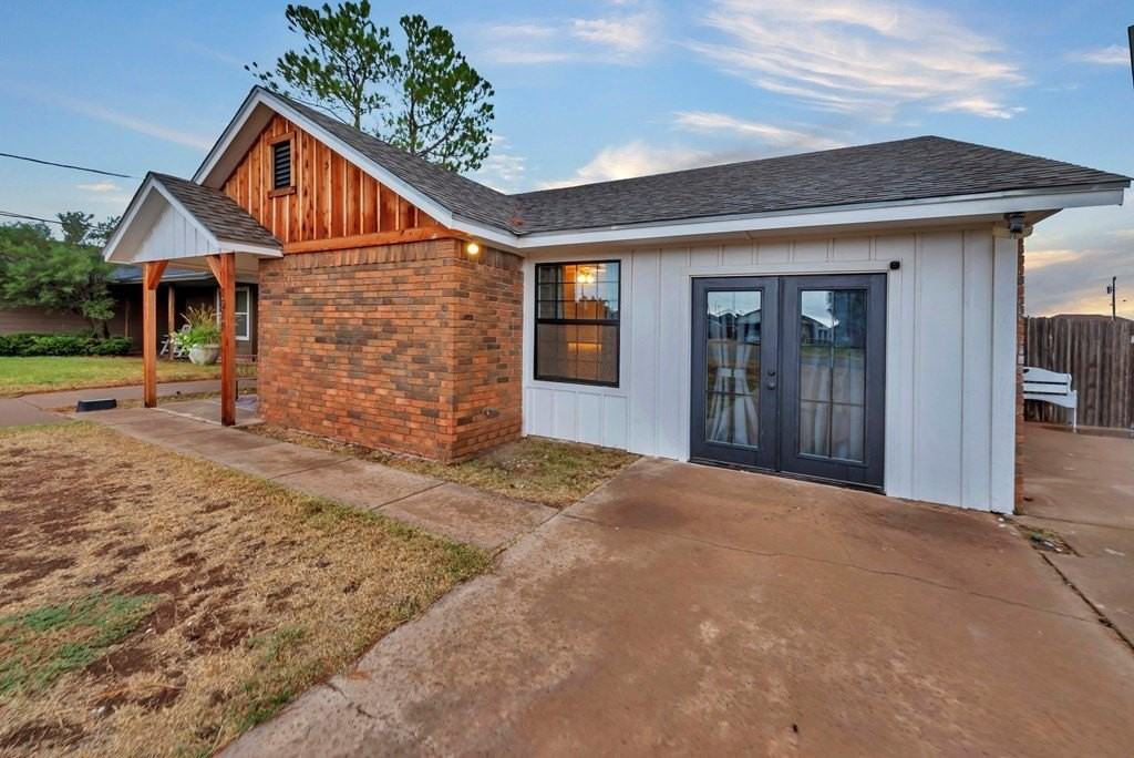 1511 Pueblo - Photo 3 of 30