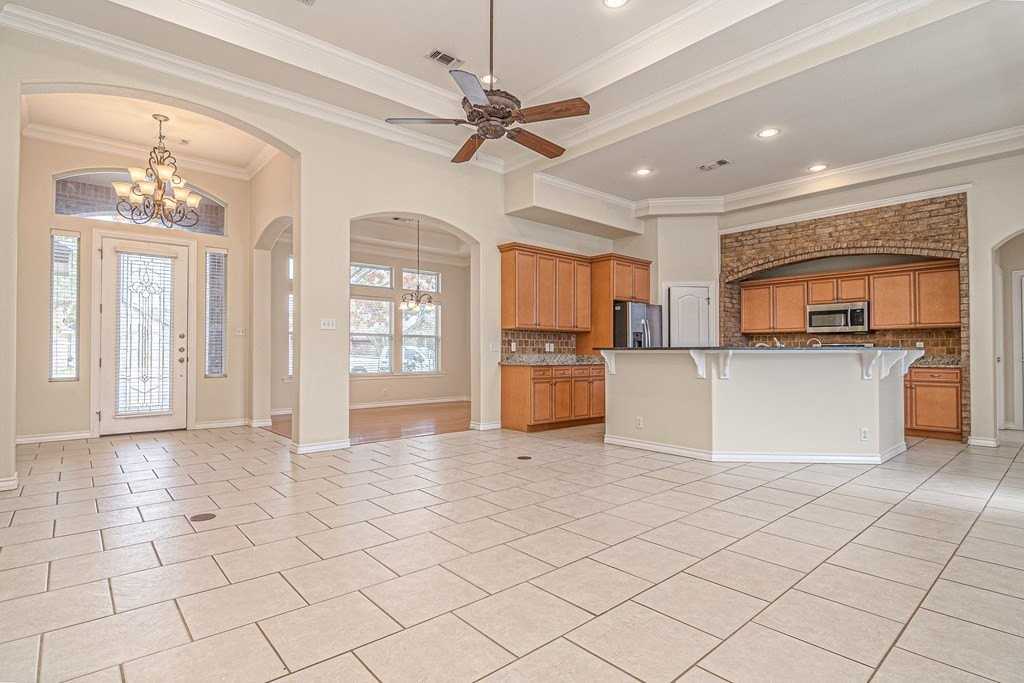 405 Springwood Ct - Photo 5 of 26