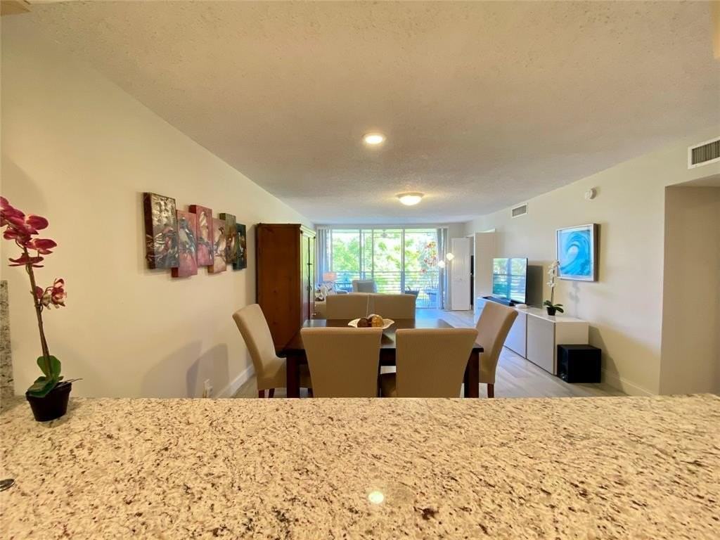 3800 Oaks Clubhouse Drive #311 - Photo 6 of 40