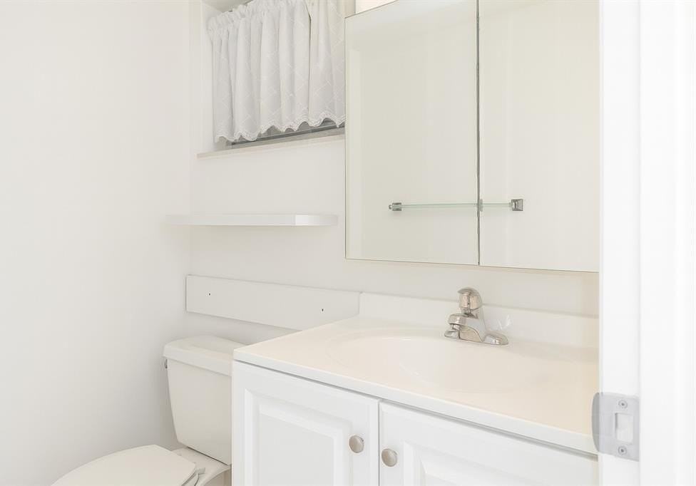 950 Hillcrest Drive #202 - Photo 5 of 19