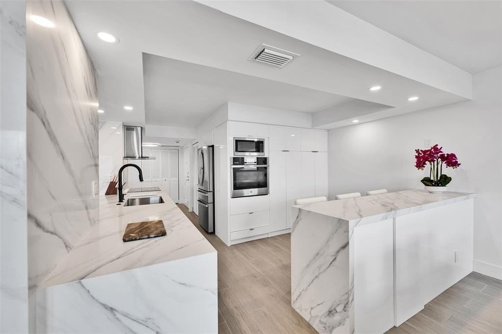 5100 N Ocean Blvd #1016