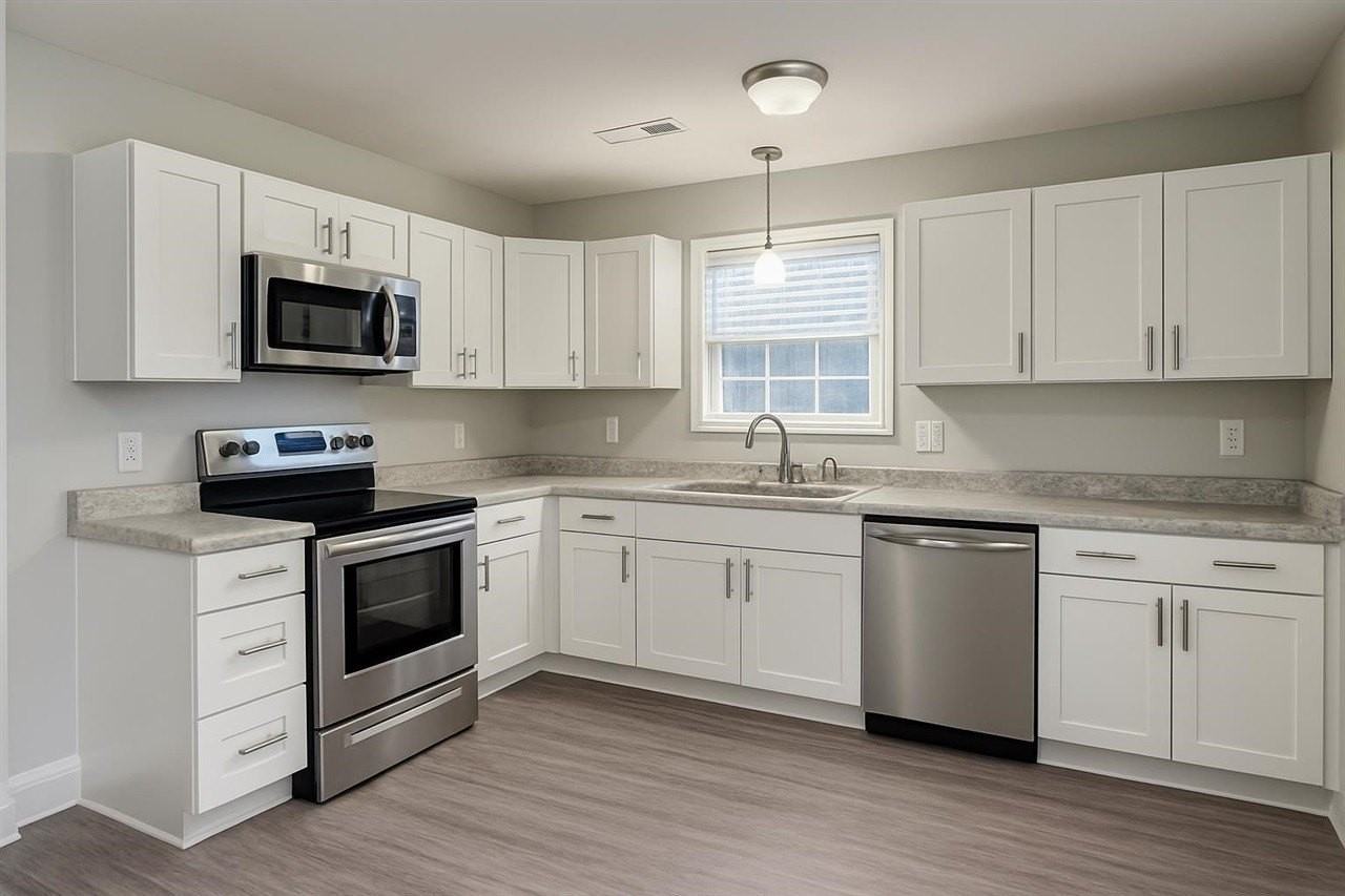 1412 Magnolia St #D - Photo 2 of 8