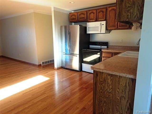 4061 Stanley Ave - Photo 7 of 23