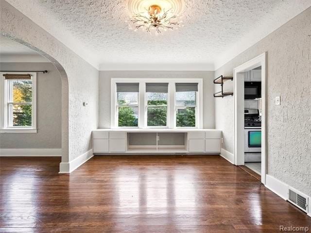 27 Nakota St - Photo 4 of 24