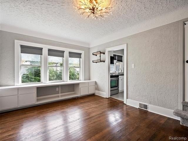 27 Nakota St - Photo 5 of 24