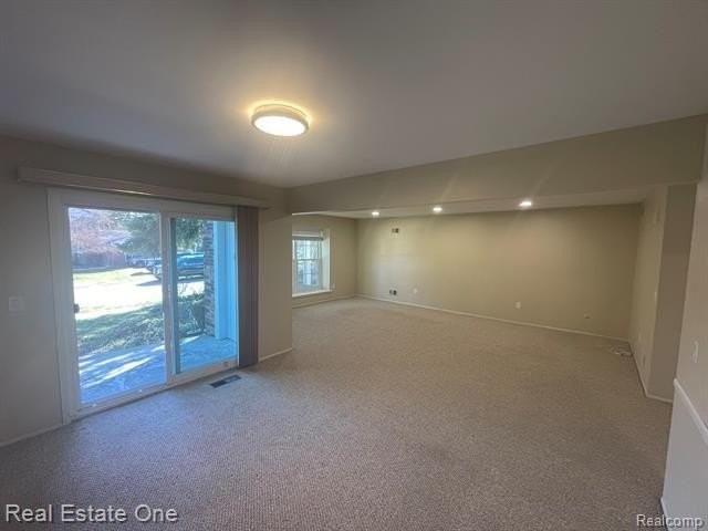 30975 Pointe Of Woods Dr #4 - Photo 2 of 16