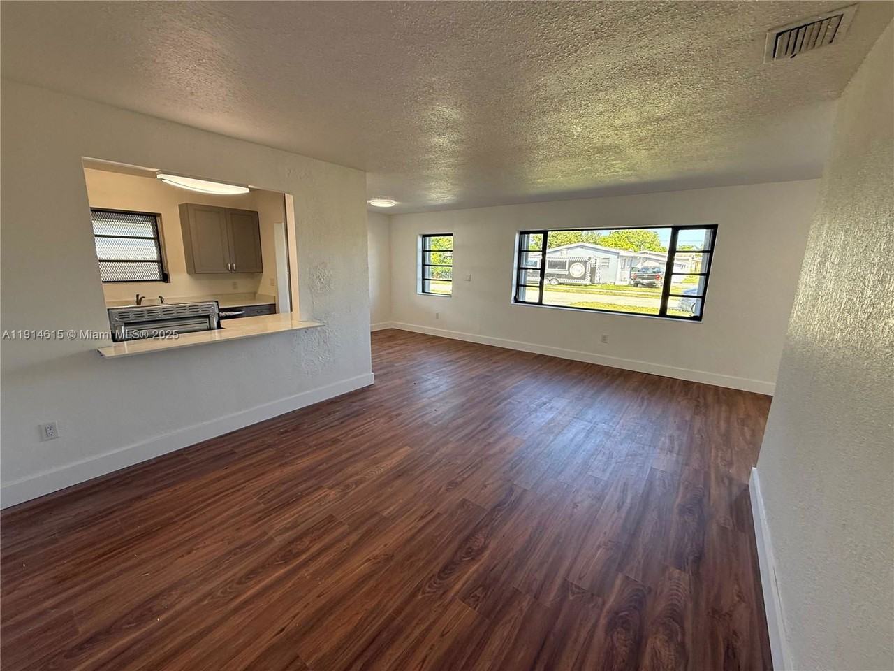 1430 Nw 176th Ter - Photo 3 of 8