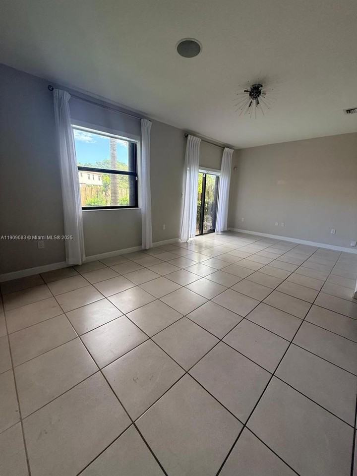 12771 Sw 230th Ter #1 - Photo 6 of 8