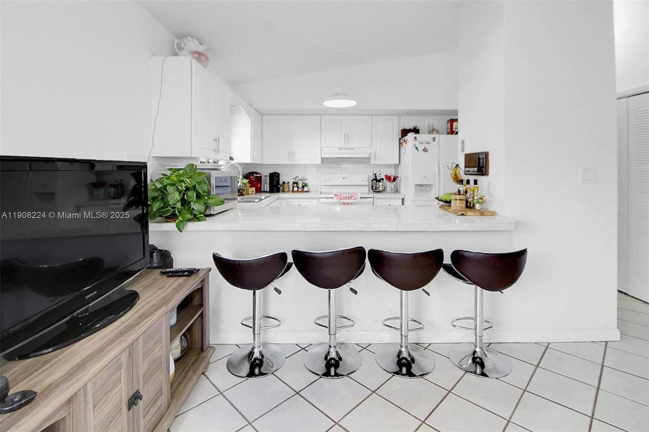 13625 Sw 99th Ter #13625 - Photo 5 of 8