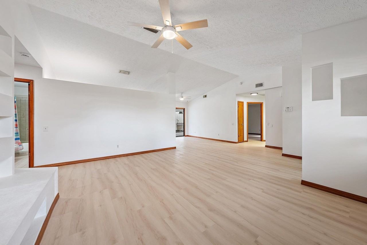 489 Se Evergreen Ter - Photo 4 of 25