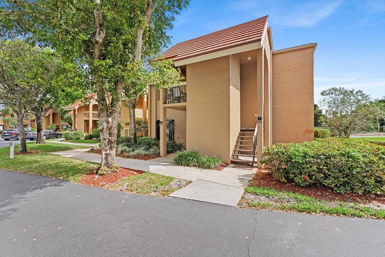 11282 Green Lake Dr #204 - Photo 3 of 27