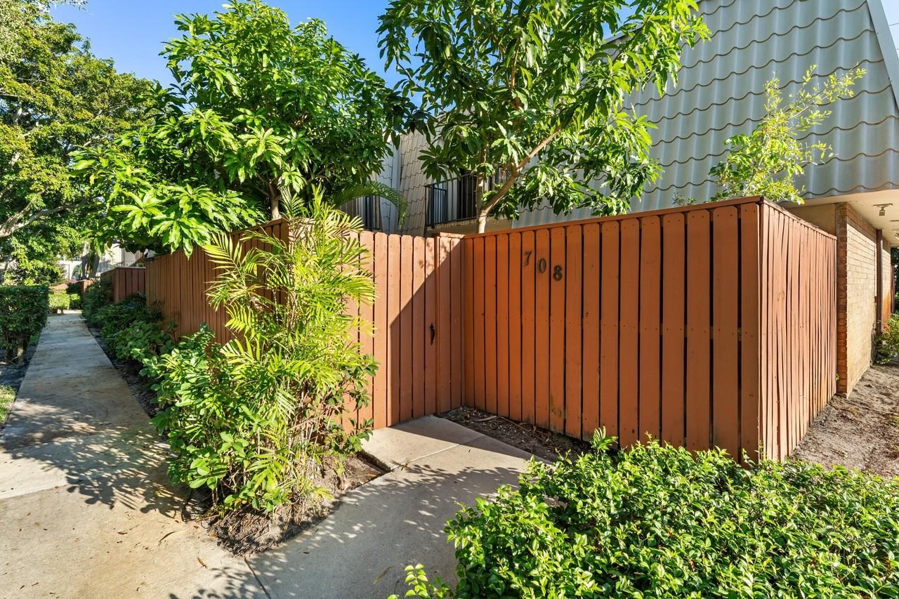 1700 Embassy Dr #708 - Photo 6 of 28