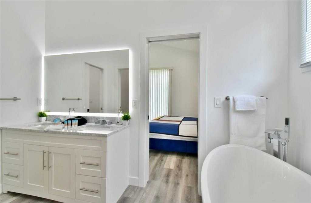 1021 Gardner Street - Photo 6 of 8