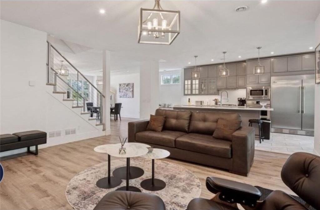 1032 Gardner St E - Photo 6 of 8