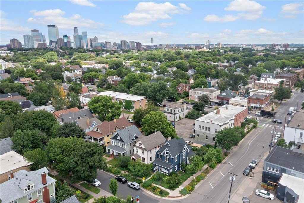 2559 Aldrich Ave S - Photo 3 of 23