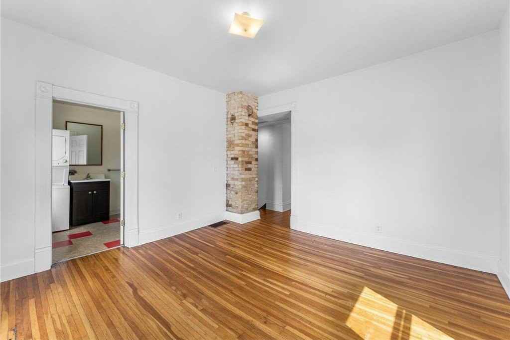 2559 Aldrich Ave S - Photo 6 of 23