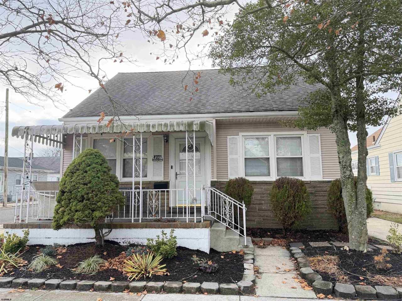 200 N Essex Ave - Photo 2 of 28