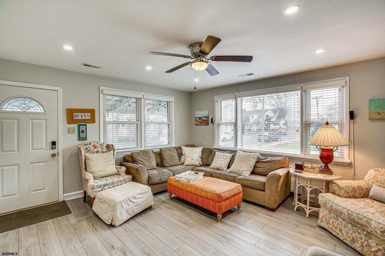 200 N Essex Ave - Photo 3 of 28