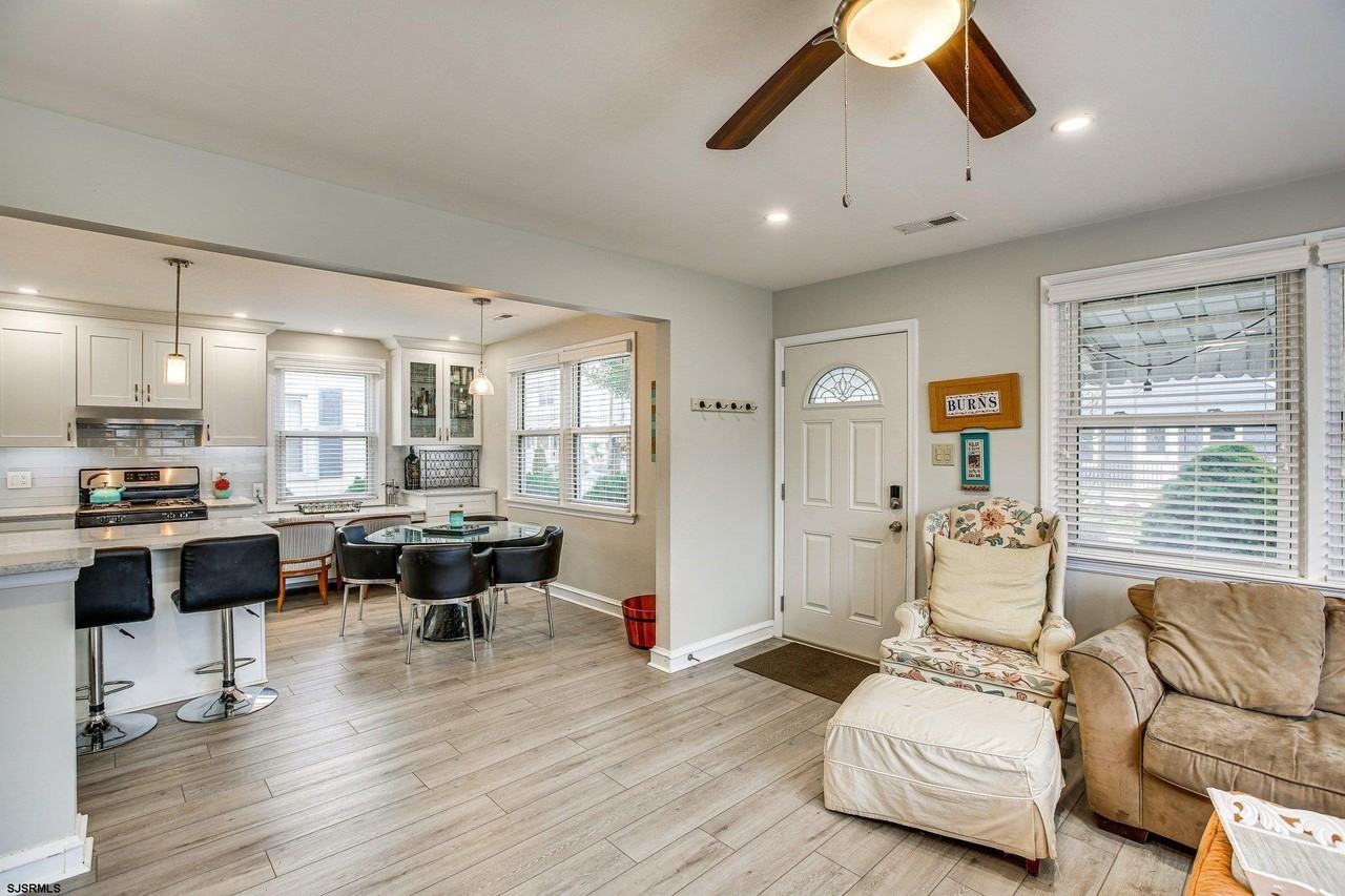 200 N Essex Ave - Photo 4 of 28