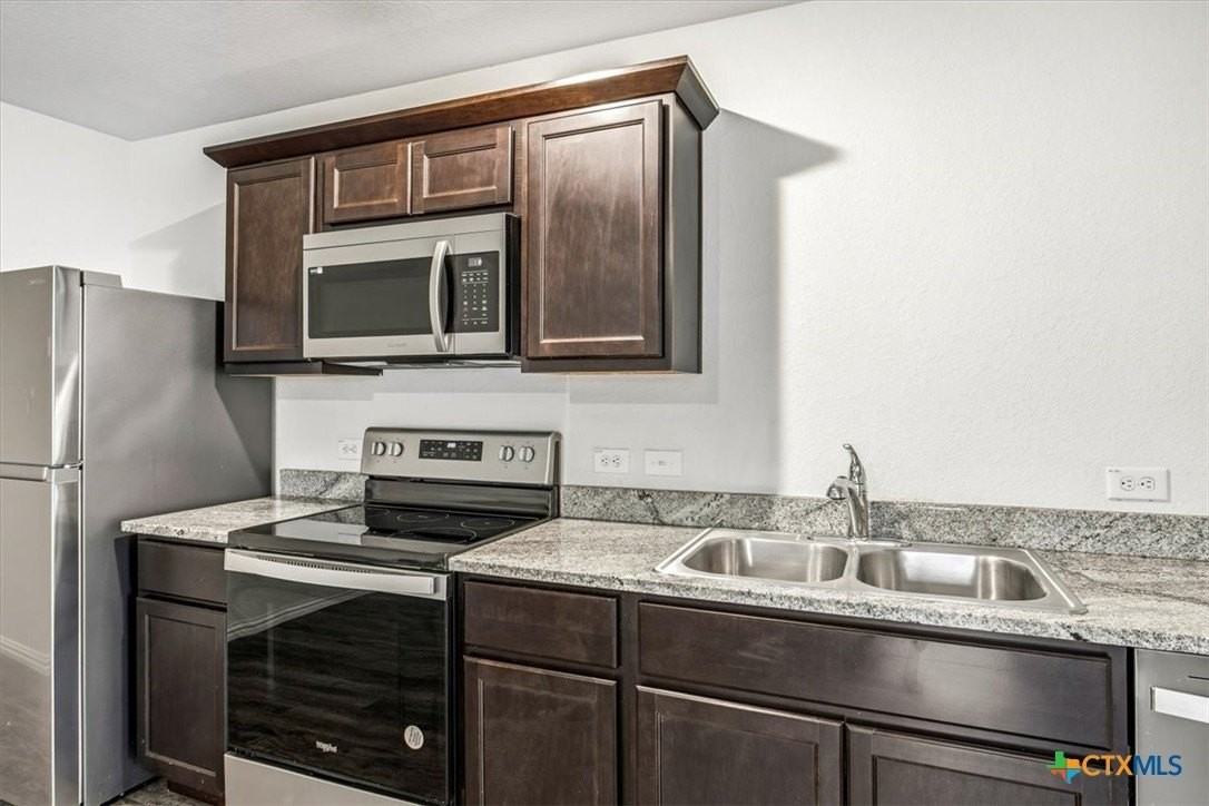 1153 Magnolia Street - Photo 7 of 19