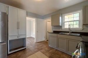 506 Powell St - Photo 5 of 17