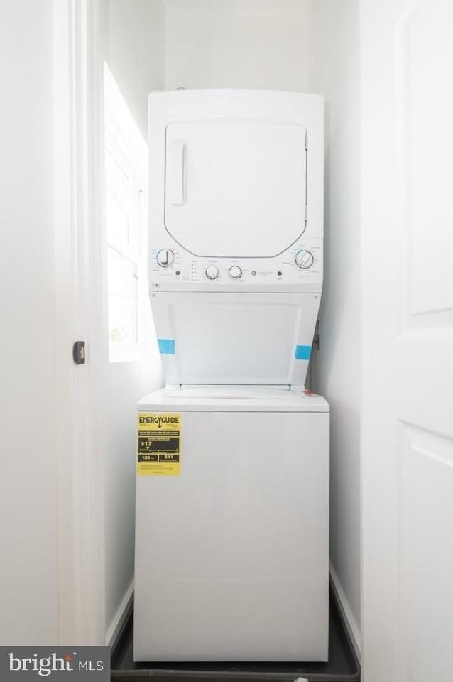 3321 11th St Nw Apt 4 #4 - Photo 4 of 10