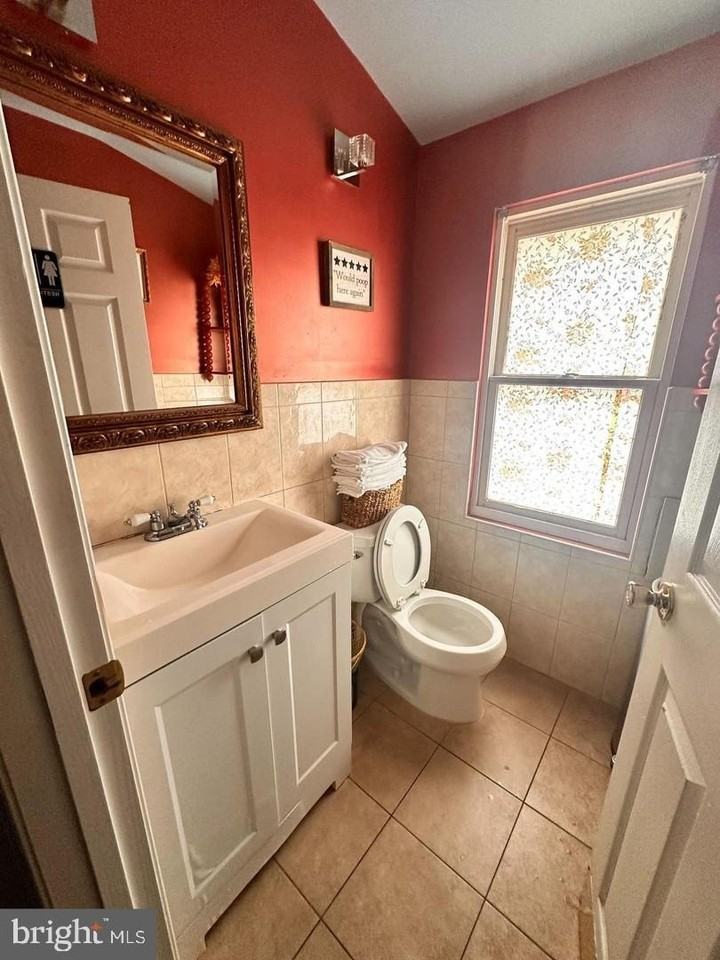 1658 33rd Street Northwest - Photo 5 of 5