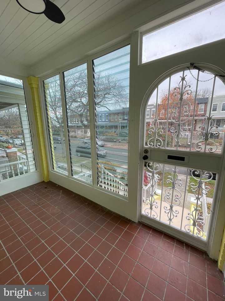 539 24th Street Northeast - Photo 3 of 37