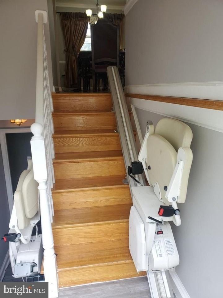 10710 Tyrone Dr - Photo 2 of 21