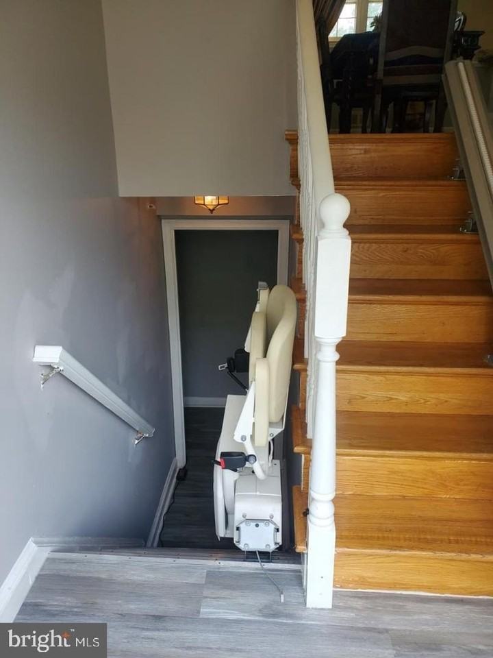 10710 Tyrone Dr - Photo 3 of 21