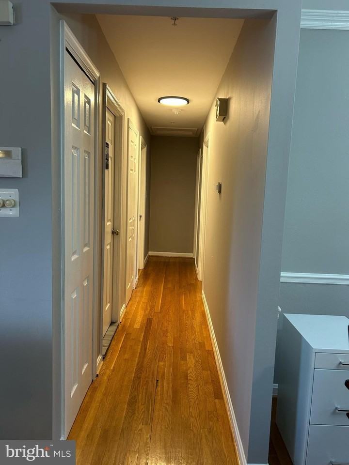 10710 Tyrone Dr - Photo 5 of 21