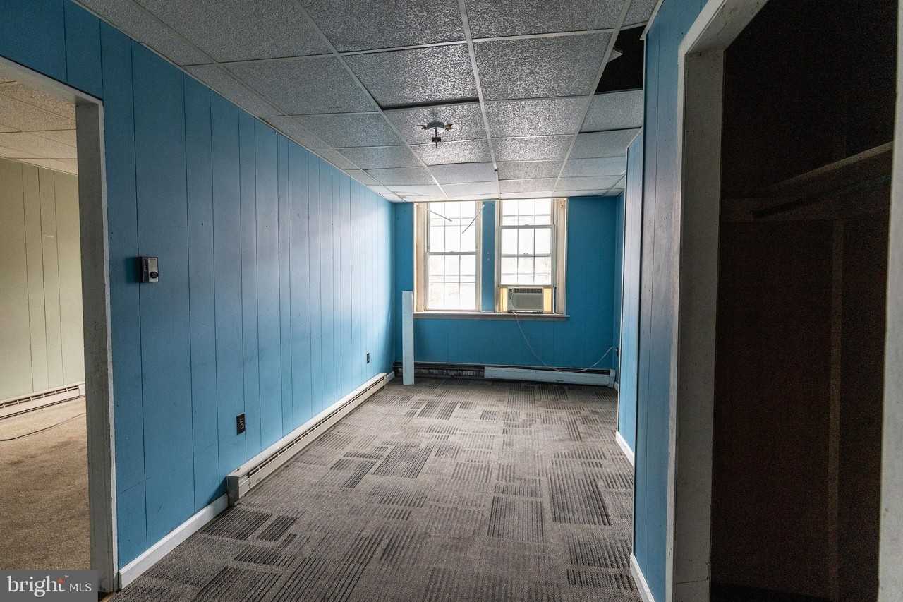 212 West Market Street #A - Photo 3 of 10