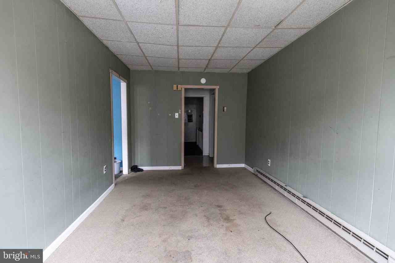 212 West Market Street #A - Photo 6 of 10