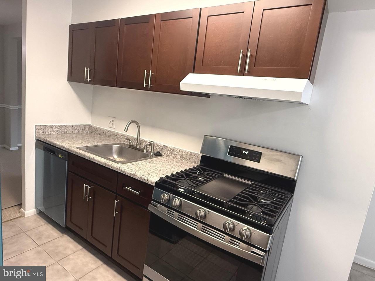 3300 Woodburn Village Dr Apt 23 #23 - Photo 3 of 20