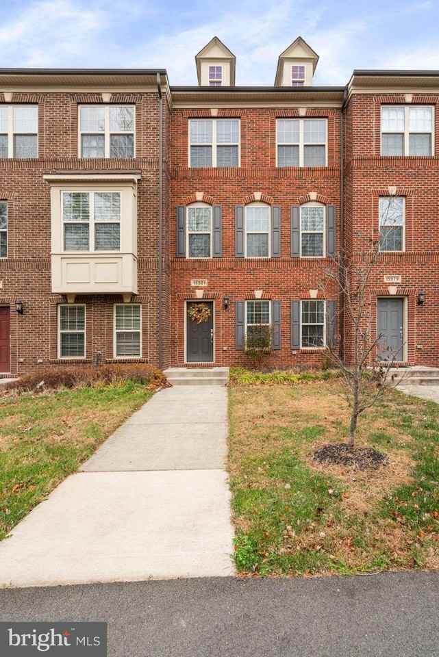 15981 Marsh Pl - Photo 2 of 40