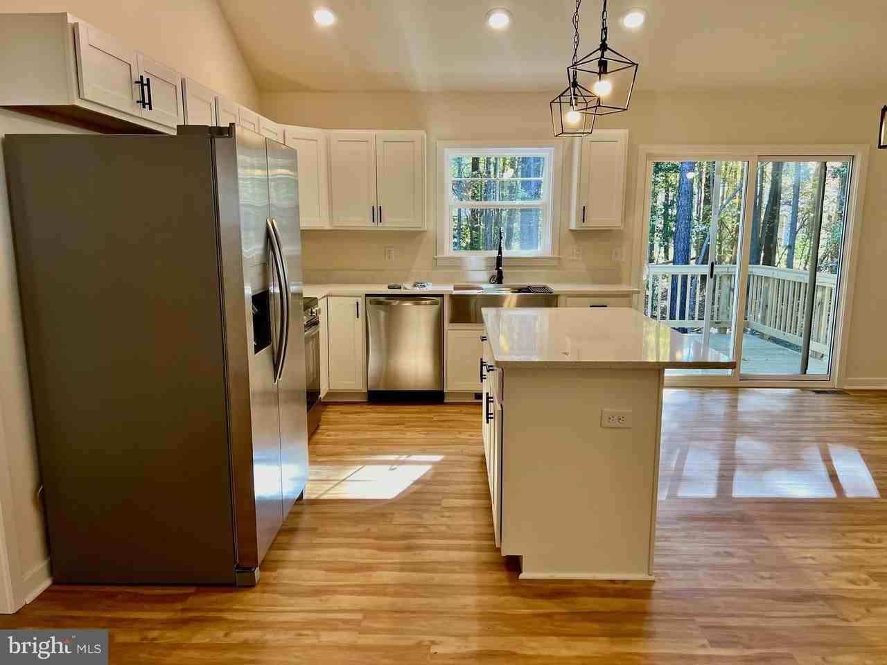 102 Azalea Way - Photo 2 of 10