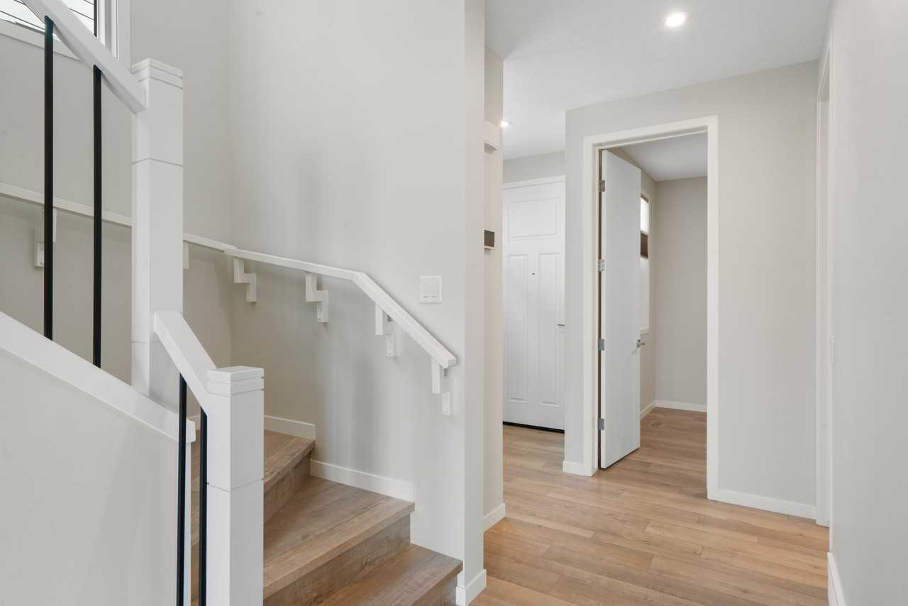 47 Royston Way Nw #A - Photo 3 of 34