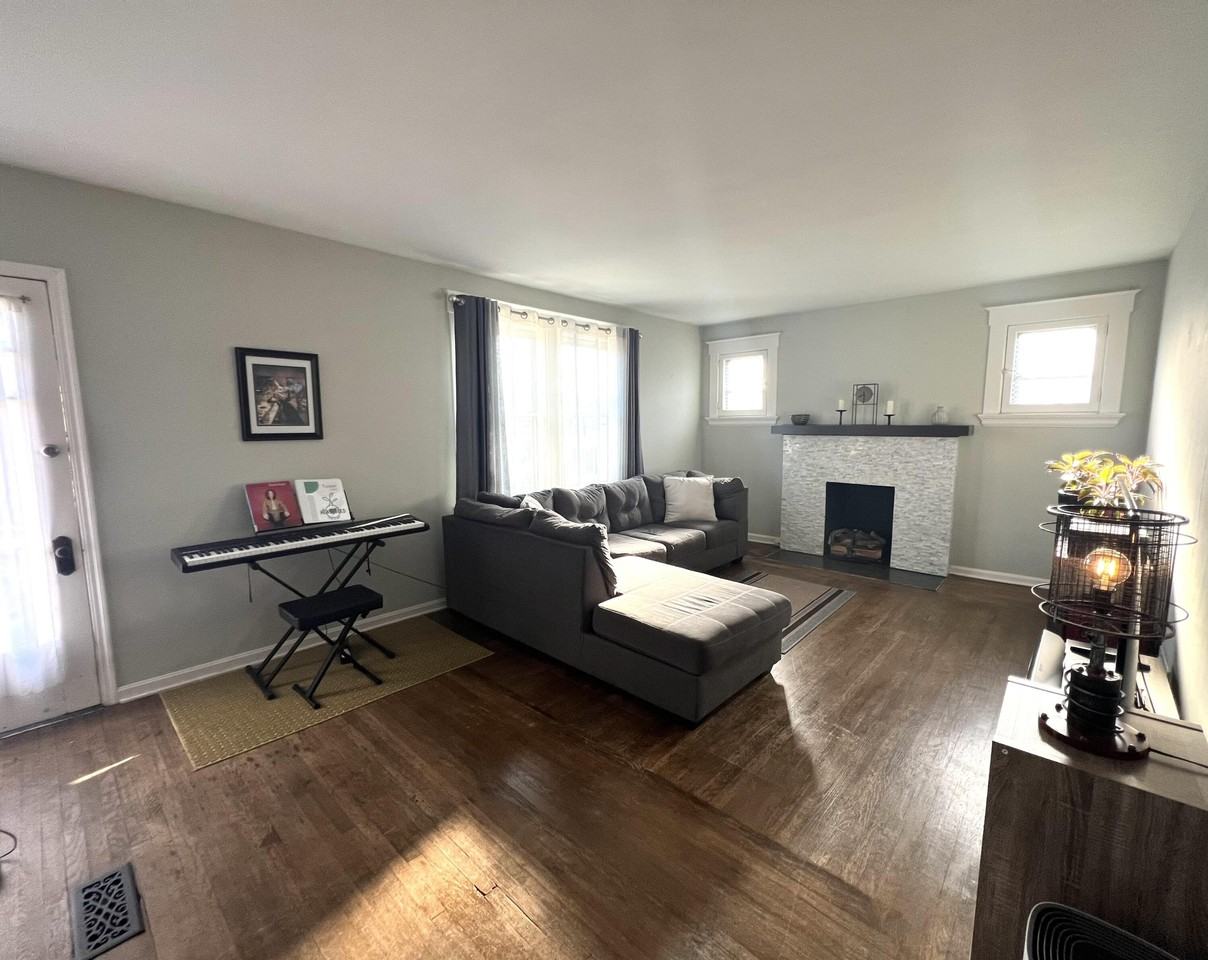 209 Prospect Street - Photo 3 of 17