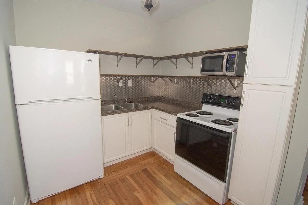 209 Prospect Street - Photo 7 of 17