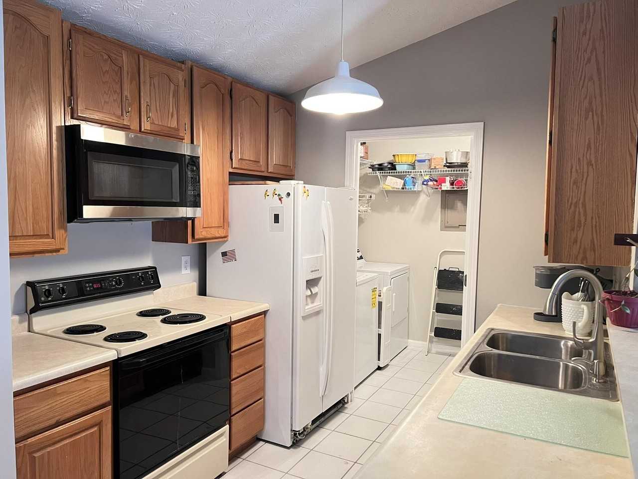 2990 Sequoia Drive #7 - Photo 3 of 12