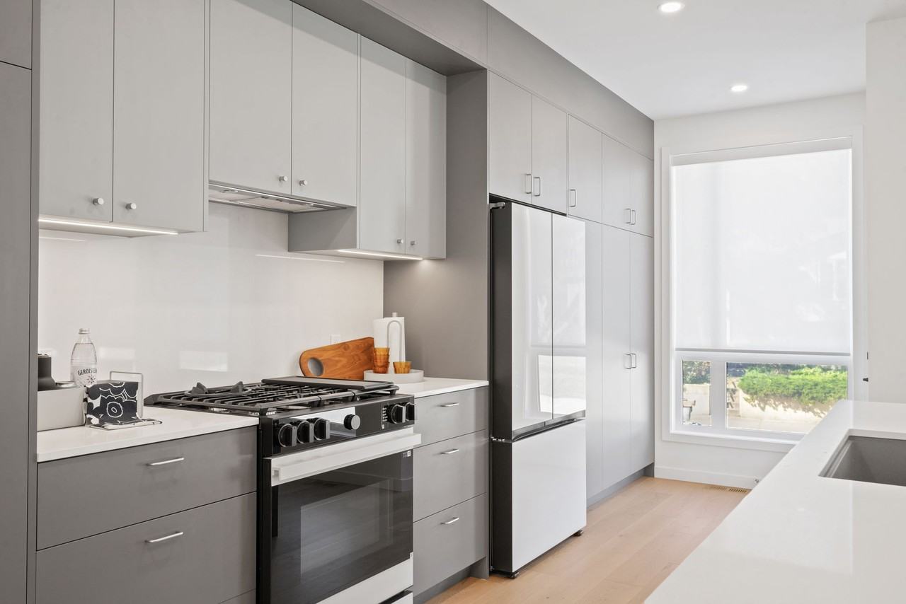 8 1 St W #1704 - Photo 7 of 50