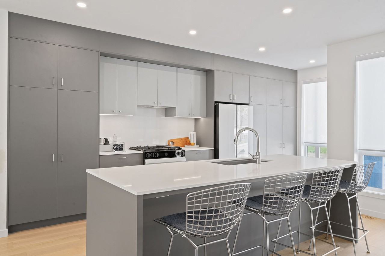 8 1 St W #1704 - Photo 4 of 50