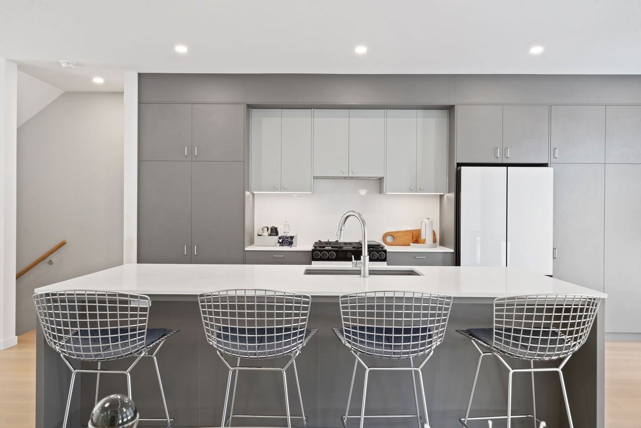 8 1 St W #1704 - Photo 7 of 50